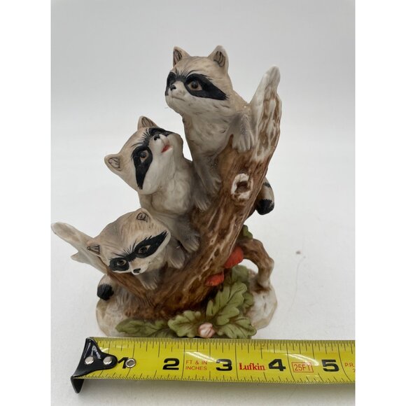 Vintage Porcelain Figurine Of Three Raccoons On Tree Stump With Leaves & Mushroo - Picture 8 of 8